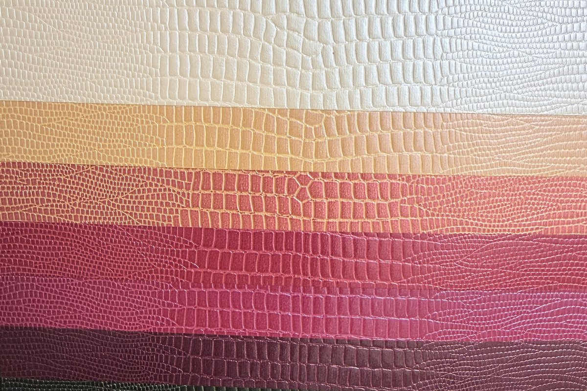 Bezugsmaterialien in mehreren Farben