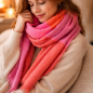 Preview: Cute Stuff, cashmere Schal, Feli multi stripe pink, style Model