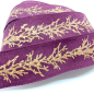Preview: Geschenkband, roselila mit Druck Glitter gold Motiv Winter Zweig, 25 mm breit, gewebte Kante, detail