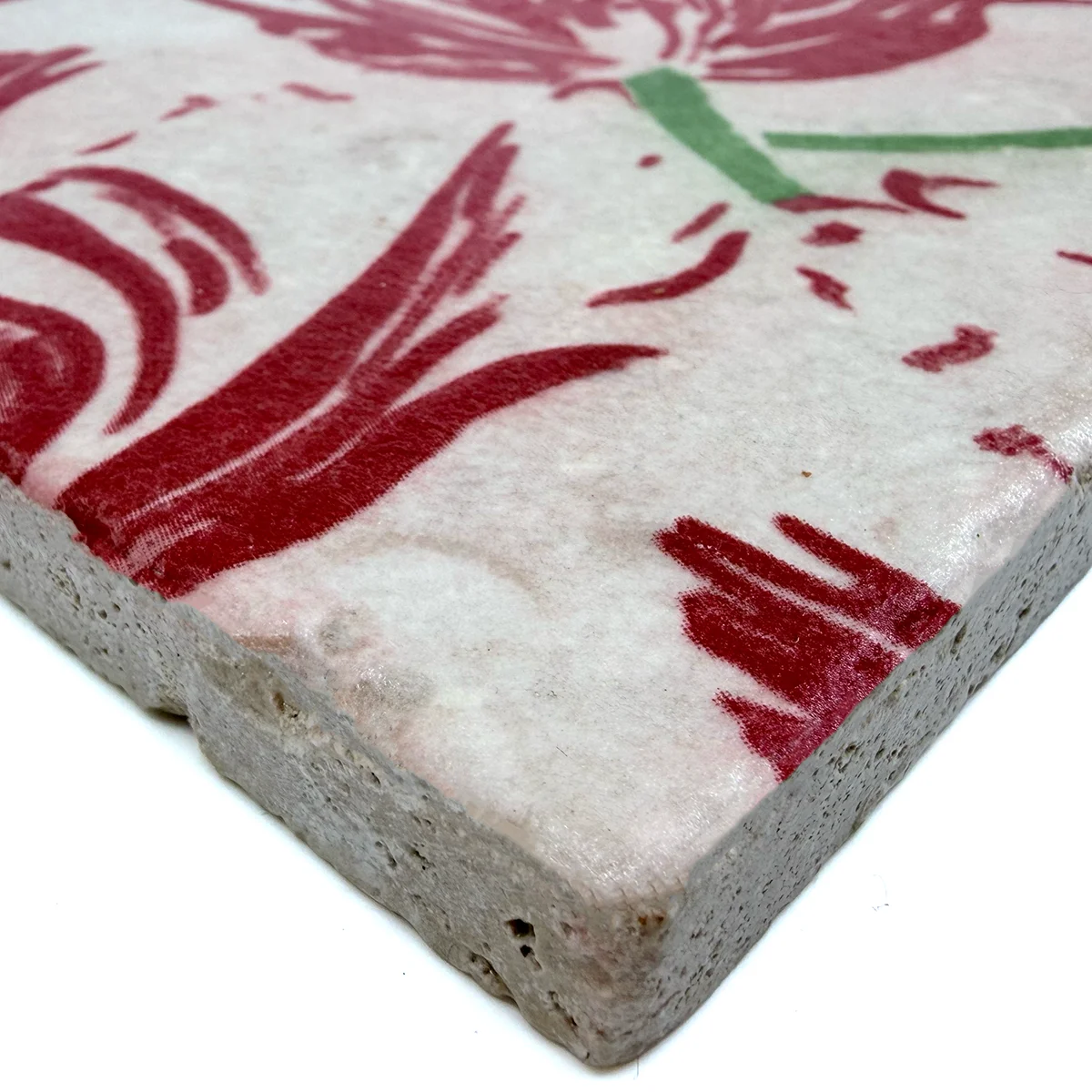 Preview: Travertin Untersetzer Tulipe rouge 20 x 20 cm von Trixi Gronau, detail