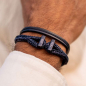 Preview: Pig & Hen Armband Icy Ike mit Schackelverschluss, geflochtenes Nylon, navy-slate gray | black, top