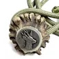 Preview: Detail natürliche Rehrose mit antiksilberfarbenem Rehbock Emblem