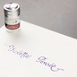 Preview: Jacques Herbin Violette Pensée Aluminiumdose mit eleganter violetter Kalligrafie auf Papier