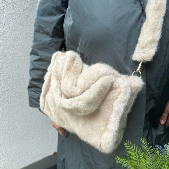 Preview: Mini Tote Emilia faux fur beige, style