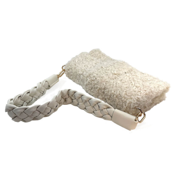 Preview: Schultertasche, Olivi,faux shearling cremeweiss, liegend