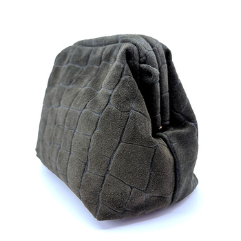Preview: Seitenansicht der Vimoda Aura Clutch mit weich gerundeter Form und Croco-Blindprägung