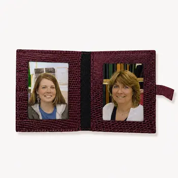Preview: Fotoetui Bella, Leder Fotoetui in aubergine für 2 Fotos, offen