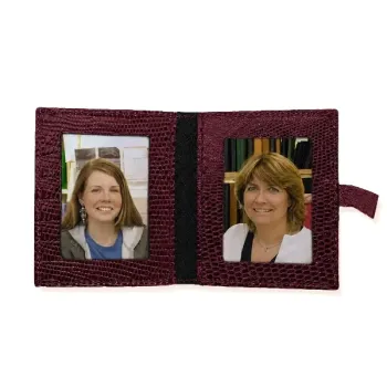 Preview: Fotoetui Bella, Leder Fotoetui in aubergine für 2 Fotos, offen