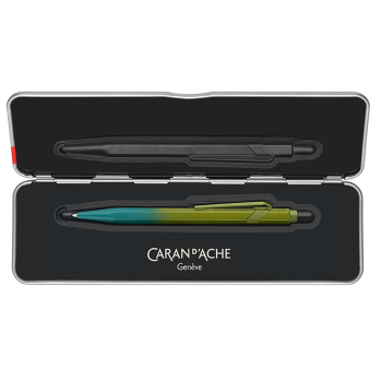 Preview: caran d ache 849 Kugelschreiber caran d Ache 849 ballpoint Claim Your Style 5 arktikgrün Klapp etui