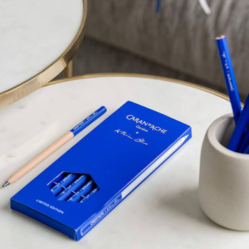 Preview: caran d ache Bleistift Set Klein Blue in ultramarineblau, Style