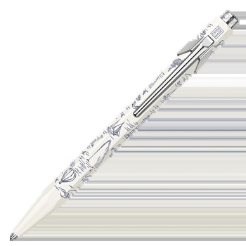 Caran d'Ache 849 Toile de Jouy White Kugelschreiber cremeweiß mit blauen Motiven