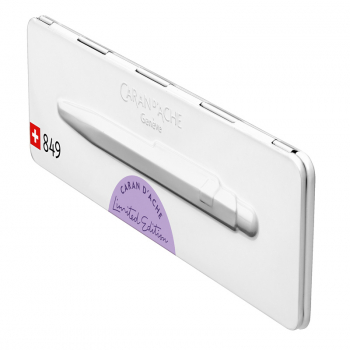 caran d ache 849 Kugelschreiber caran d Ache 849 ballpoint Claim Your Style 3 violett Metallbox von der Seite