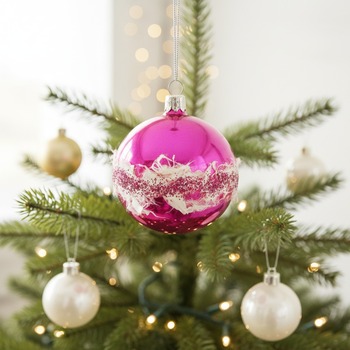 Preview: Christborn Weihnachtskugel MULBERRY pink am Tannenbaum