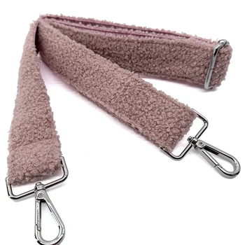 Abnehmbarer Schultergurt in Misty Pink mit silberfarbenen Karabinern