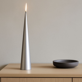 Preview: Ester&Erik Kegelkerze metallic silber, 25 cm, style