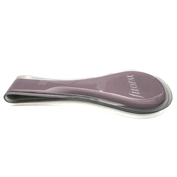 Filofax Norfolk Magnetic Clip in Altrosa mit transparenter Umrandung, freigestellte Seitenansicht des gefalteten Magnetclips