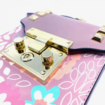 Mini Tasche Sakari Leder rosa, Nieten gold, Goldkette, Verschluß detail