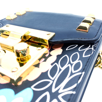Crossbody-Saddelbag, Leder blau, Gurt verstellbar schwarz weiß,, rückseite