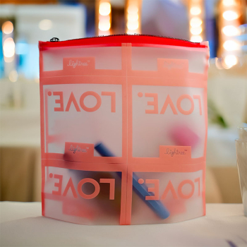 Preview: Lightree Pouch Love pink, zipp closure, open