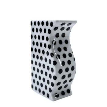 Preview: Reichenbach Vase ASTI mit schwarzen Punkten und seitlich geschwungener Porzellankontur