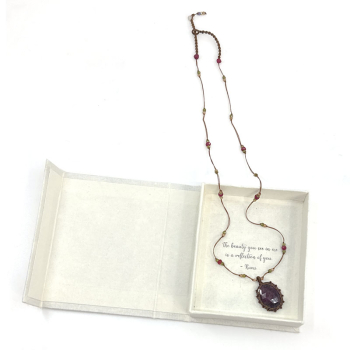 Sharing Kurze Halskette Rubis Zoizite 1, Geschenkbox geöffnet