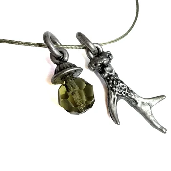 Preview: Horngabel und olivgrüne Perle im Detail, silberfarbene Metalllegierung