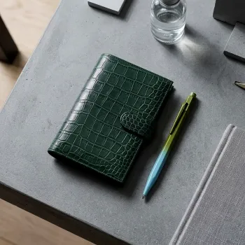 Preview: Trixi Gronau, KIM, Organizer, Handtaschengröße, Kalbleder mit Krokoprägung, dunkelgrün, style