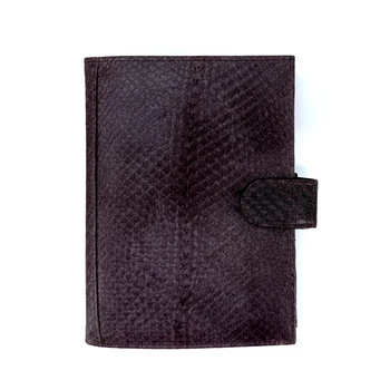 Preview: Trixi Gronau KIM Pocket Ring-Organizer aus fliederfarbenem Lachsleder von oben, geschlossen mit Laschenverschluss