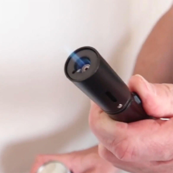 Preview: Tenderflame Pen Torch Lighter Feuerzeug in schwarz, gezündet