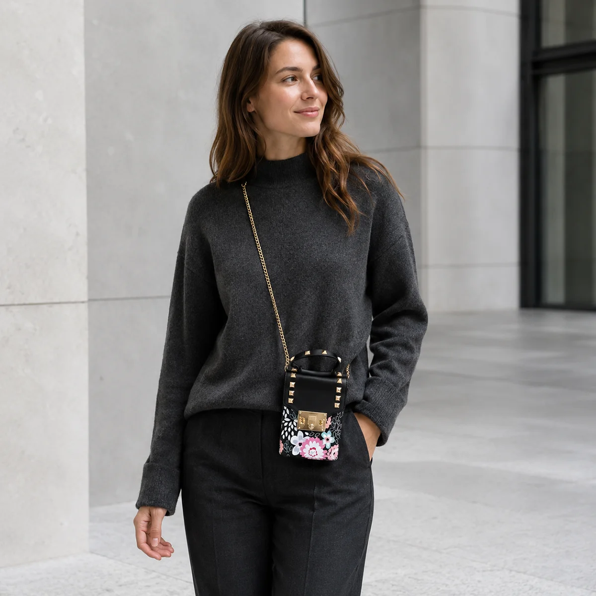Preview: Vimoda Mini Schultertasche SAKARI schwarz bemalt