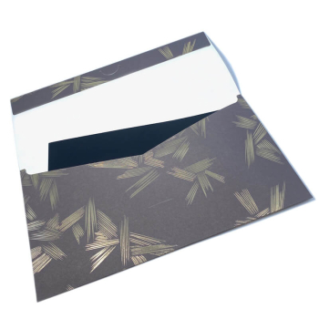 Preview: Geschenkumschlag Festiva taupe mit gold Heißfolienprägung, offen