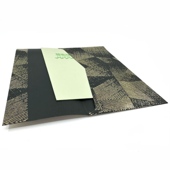 Geschenkumschlag Vance schwarz mit gold Heißfolienprägung, offen seite