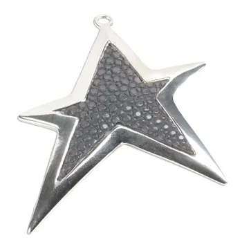 a cuckoo Moment, pendans star, sterling silver, grey stingray