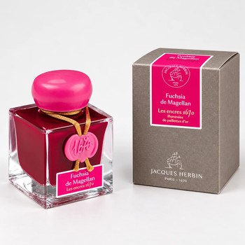 Preview: Jacques Herbin Fuchsia de Magellan 1670 Tinte, 50-ml-Glasflakon mit rosafarbenem Verschluss neben der silbergrauen Originalschachtel