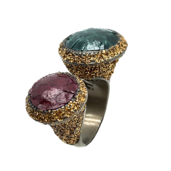 KMO open two finger ring in snake smaragd green and marsala , , side