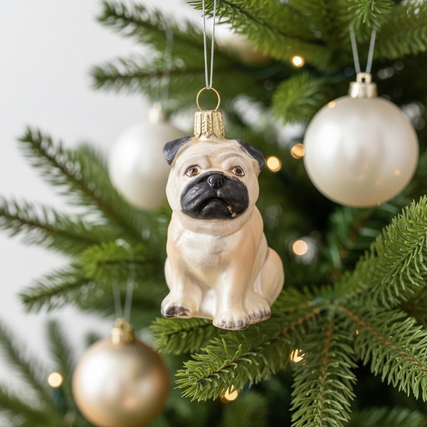 Christborn Weihnachtsbaumschmuck MOPS am Tannenbaum mit warmen Lichtern