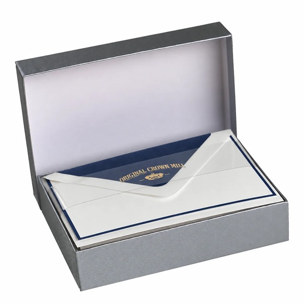 Crown Mill Silver Line Kartenset in silberfarbener Schachtel mit dunkelblauem Seidenfutter