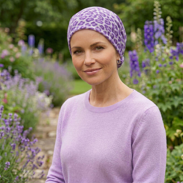 Cute Stuff, cashmere Bandana Leo Cs lavender violett flieder Model style 2