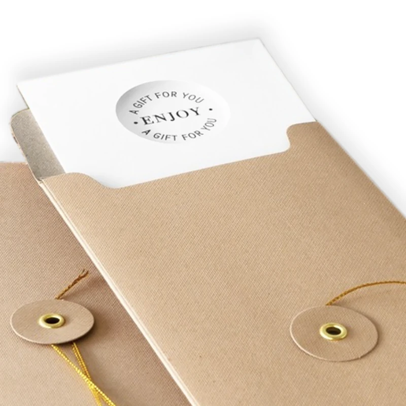 Embacollage Geschenkumschlag JOY Nature, Detail der Öffnung mit Inlay und goldfarbener Kordel, TRIXI GRONAU Hamburg