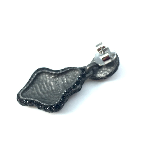 KMO Ear Studs Wave black Ethno, camelite , back
