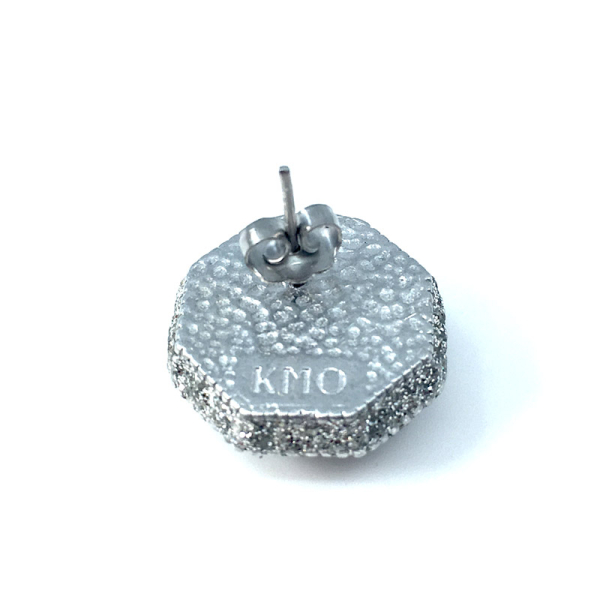 KMO-Ohrstecker, Fata, Schlangeleder hellblau, lackiert mit Kamelite in silber-gold, Rückansicht