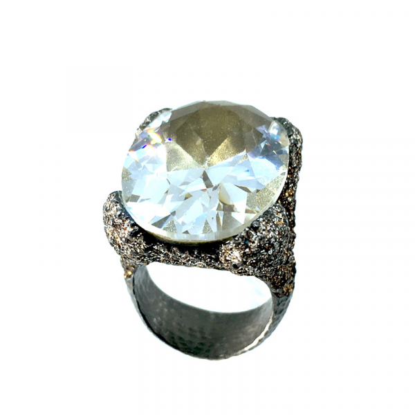 Kmo ring Hannah gyellow-gold Camelite, with large faceted crystal, side
