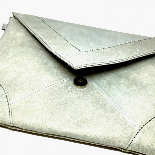 Knights and Roses, Clutch, Sarah, iceblue,detail front