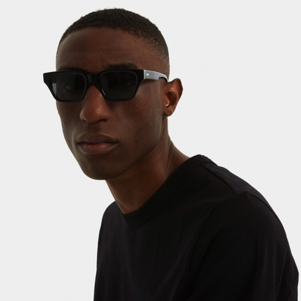 Komono Sonnenbrille Alexa schwarz, Gläser rauchgrau, style Mann