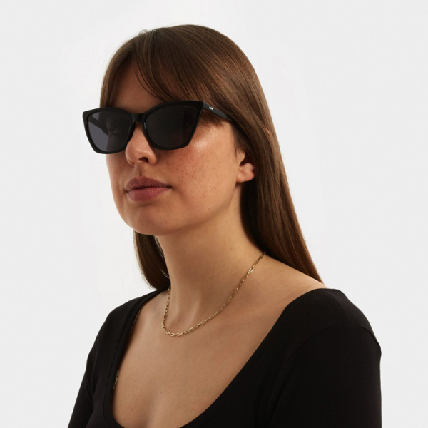 Komono Sonnenbrille Alexa schwarz, Gläser rauchgrau, style Frau