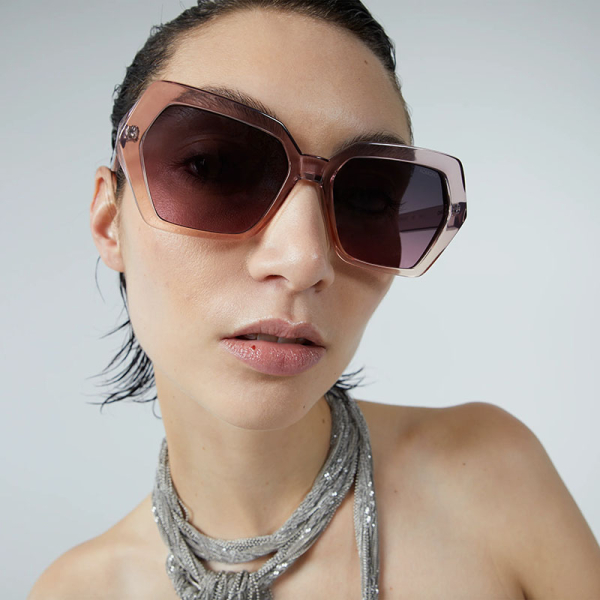 Komono Sonnenbrille Poly Blush pink, dunkelblau bis rot getönte Gläser, Style