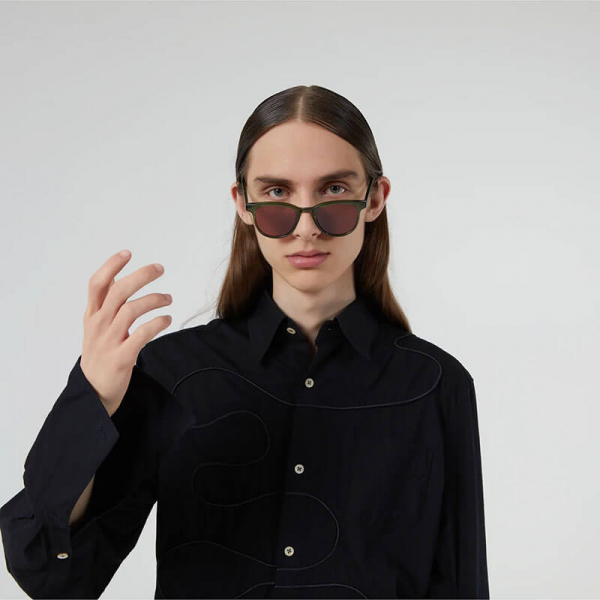 Komono Francis Sonnenbrille musk Gestell, Gläser dunkelblau, style Ansicht