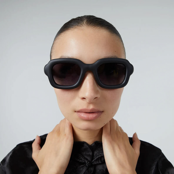 Komono Sunglasses Miles carbon, gradient smoked lenses, bio nylon frame black, style