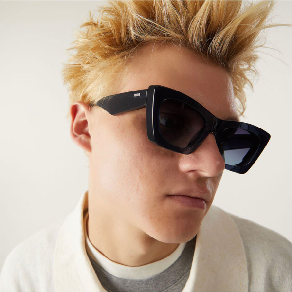 Komono Sonnenbrille M Yale shift, blauer Rahmen, blau verlaufende Gläser, style Mann