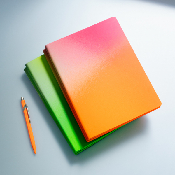 Nuuna, Notizbuch, Flex-Cover aus recyceltem Leder Seiten minidots, Print pink -orange verlaufend burn, style